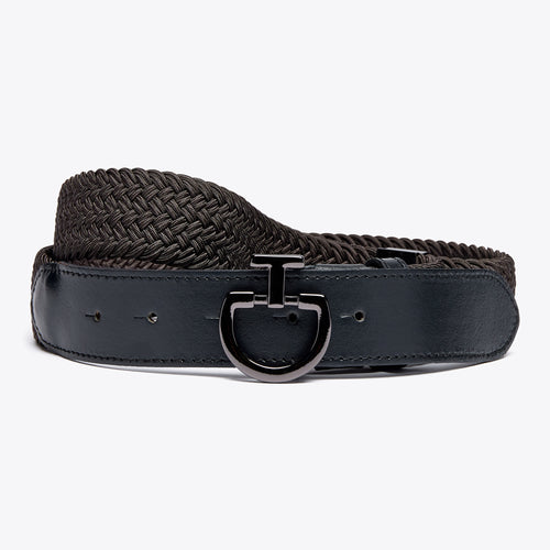 Cavalleria Toscana Herrengürtel – Braun, elastisch, mit Lederdetails

Elastischer brauner Herrengürtel von Cavalleria Toscana mit gewebtem Design, Lederdetails und einem markanten Metallverschluss mit Logo.