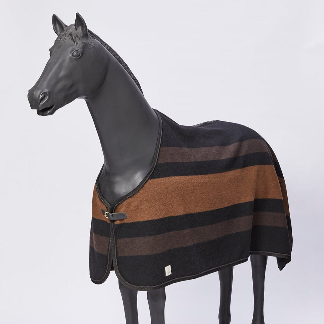 Entdecke die gemütliche Vestrum San Martino Wolldecke für Pferde