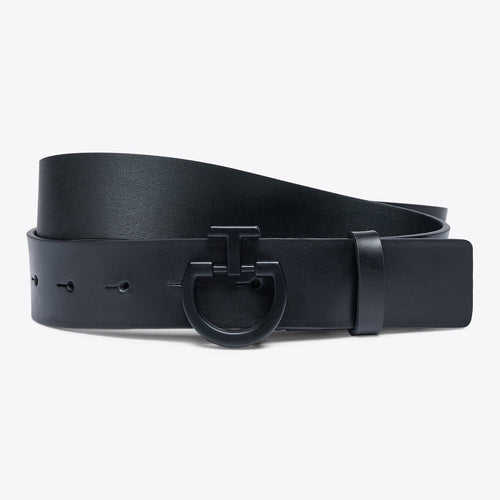 Ein eleganter Damen Ledergürtel in Schwarz, gefertigt aus gewebtem Leder, endet in einem schmalen Lederteil mit einer glänzenden Schnalle. Der Gürtel hat einen modernen, aufgedruckten Aufdruck und ist dünn sowie elastisch, was eine hohe Bewegungsfreiheit bietet. Er liegt flach und gleichmäßig auf einer weißen Oberfläche.