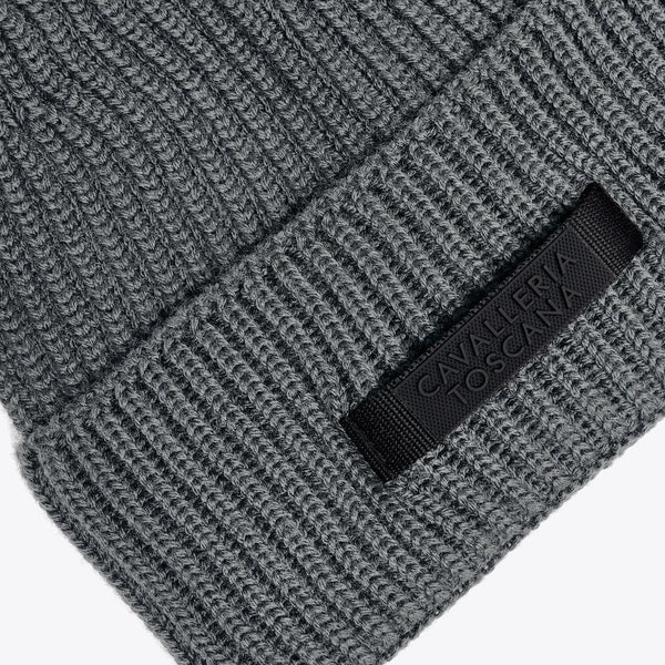 Beanie made of merino wool in gray