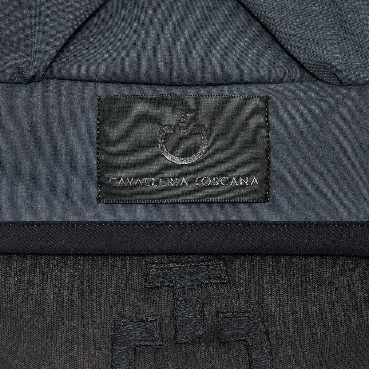 Cavalleria Toscana Ohrenhaube Jersey Anthrazit Schwarz Detailansicht