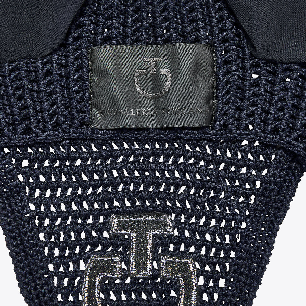 Cavalleria Toscana Ohrenhaube gehäkelt Navy Detailansicht