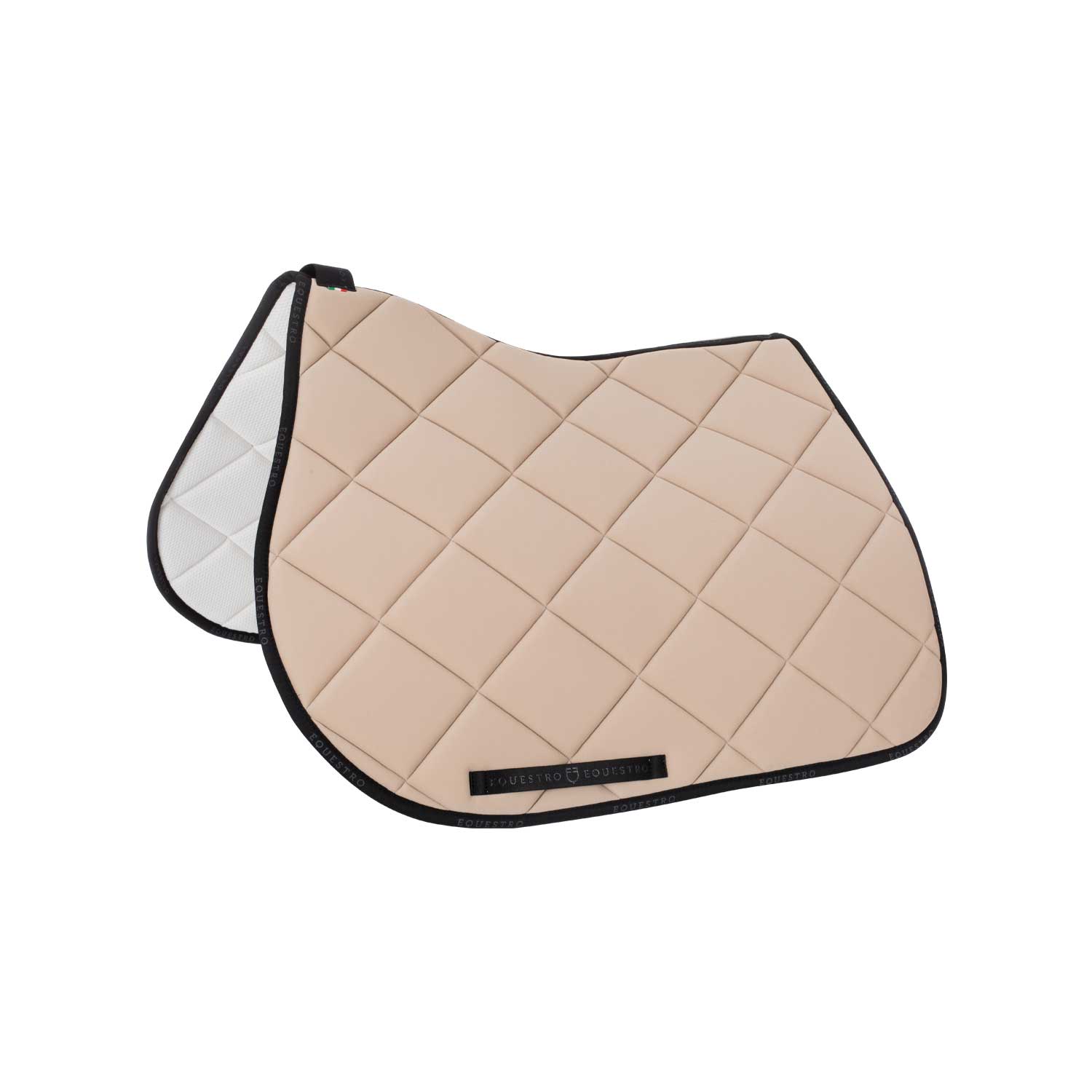 Die Equestro Jumping Satteldecke Sand/Black (ETH09021) besteht aus technischem, atmungsaktivem Gewebe mit wabenförmiger Struktur. Sie schützt vor Druckstellen, ist schnelltrocknend und besonders hautfreundlich. Ideal für Training, Turnier und Freizeitreiten. Für Reiterinnen und Reiter, die Wert auf Funktion und Stil legen.