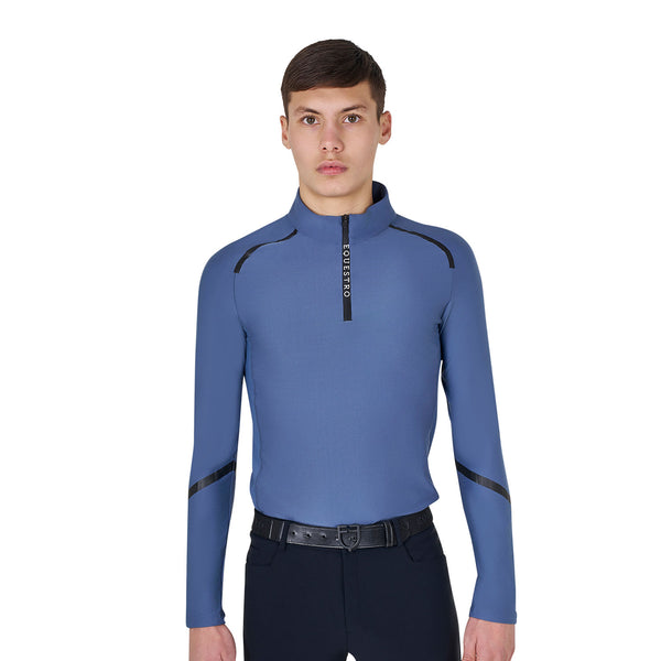 EQUESTRO Herren Slim Fit Langarm-Trainingsshirt – Atmungsaktiv & Komfortabel
Das EQUESTRO Herren Slim Fit Trainings-Poloshirt in Bering Sea vereint Funktionalität und Stil. Hochwertiges, elastisches und atmungsaktives Material sorgt für perfekte Passform, optimalen Kälteschutz und Bewegungsfreiheit beim Reitsport oder Outdoor-Training.