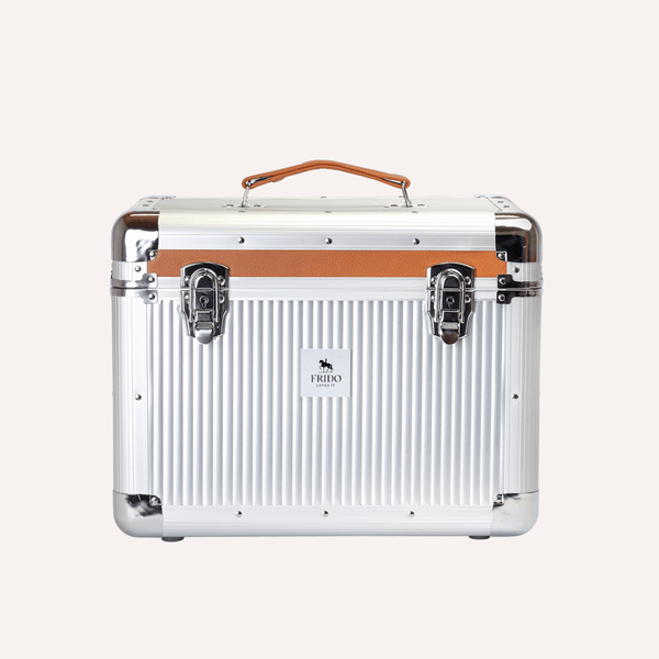 FRIDO LOVES IT Grooming Case aus Aluminium geschlossen, freigestellt