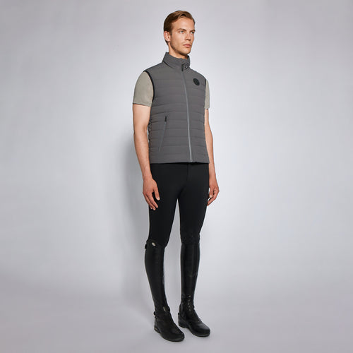 MEN'S LIGHTWEIGHT VEST: Perfekt für Outdoor-Aktivitäten! Jetzt stilvoll unterwegs.
