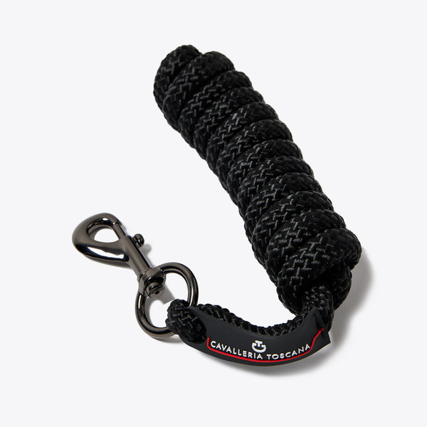 Gönne deinem Pferd und dir selbst das Beste - mit dem HORSE LEAD ROPE von Cavalleria Toscana bist du bereit für jedes Abenteuer im Sattel. Gönn' dir jetzt dieses exklusive Accessoire und erlebe die perfekte Kombination aus Eleganz und Funktionalität!