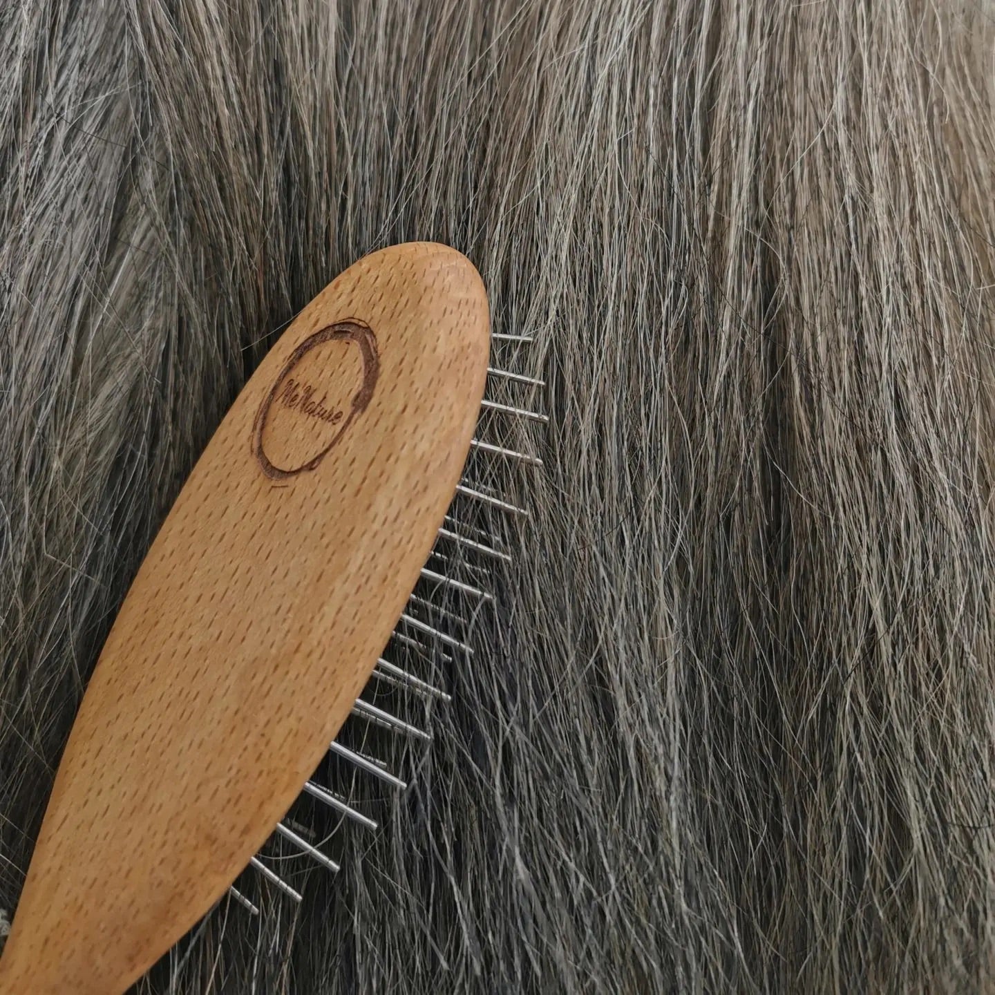 MeNature mane and tail brush with extra thick metal pins “Brillho”
