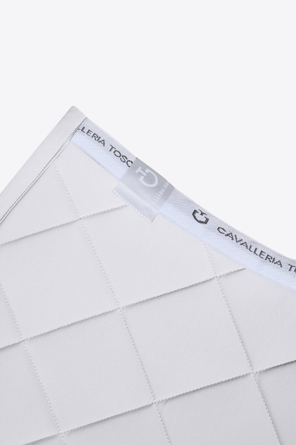 Cavalleria Toscana Springschabracke Diamantsteppung Weiß Detail
