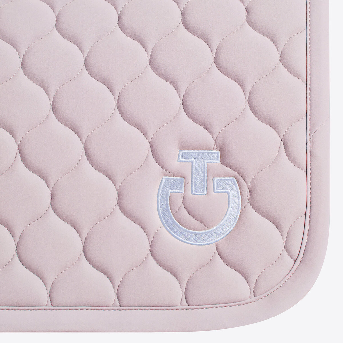 Cavalleria Toscana Springschabracke Violet Ice am Pferd