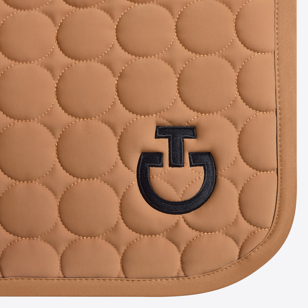 Cavalleria Toscana Springschabracke Wellensteppung Camel am Pferd