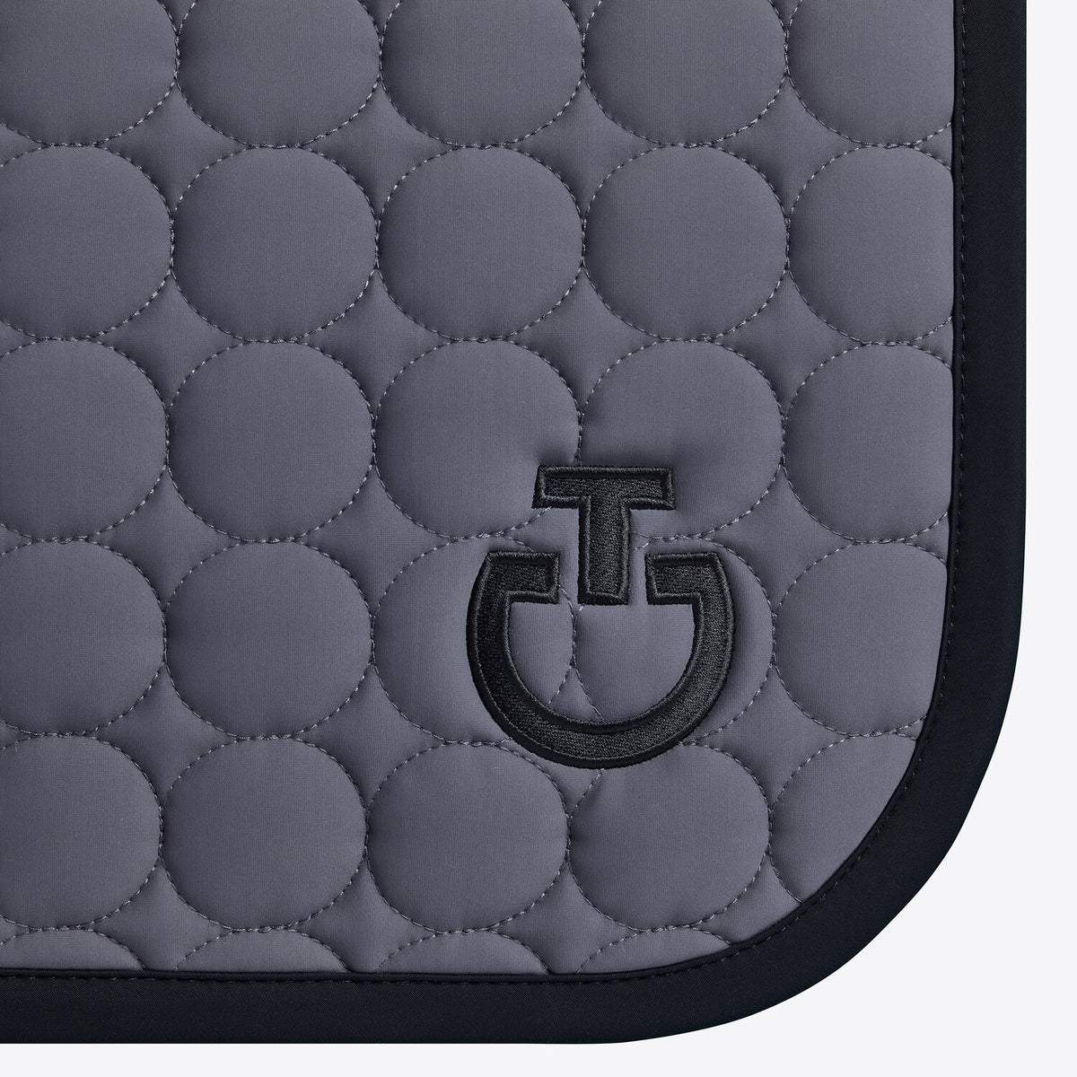Cavalleria Toscana Dressurschabracke Anthrazit Schwarz am Pferd
