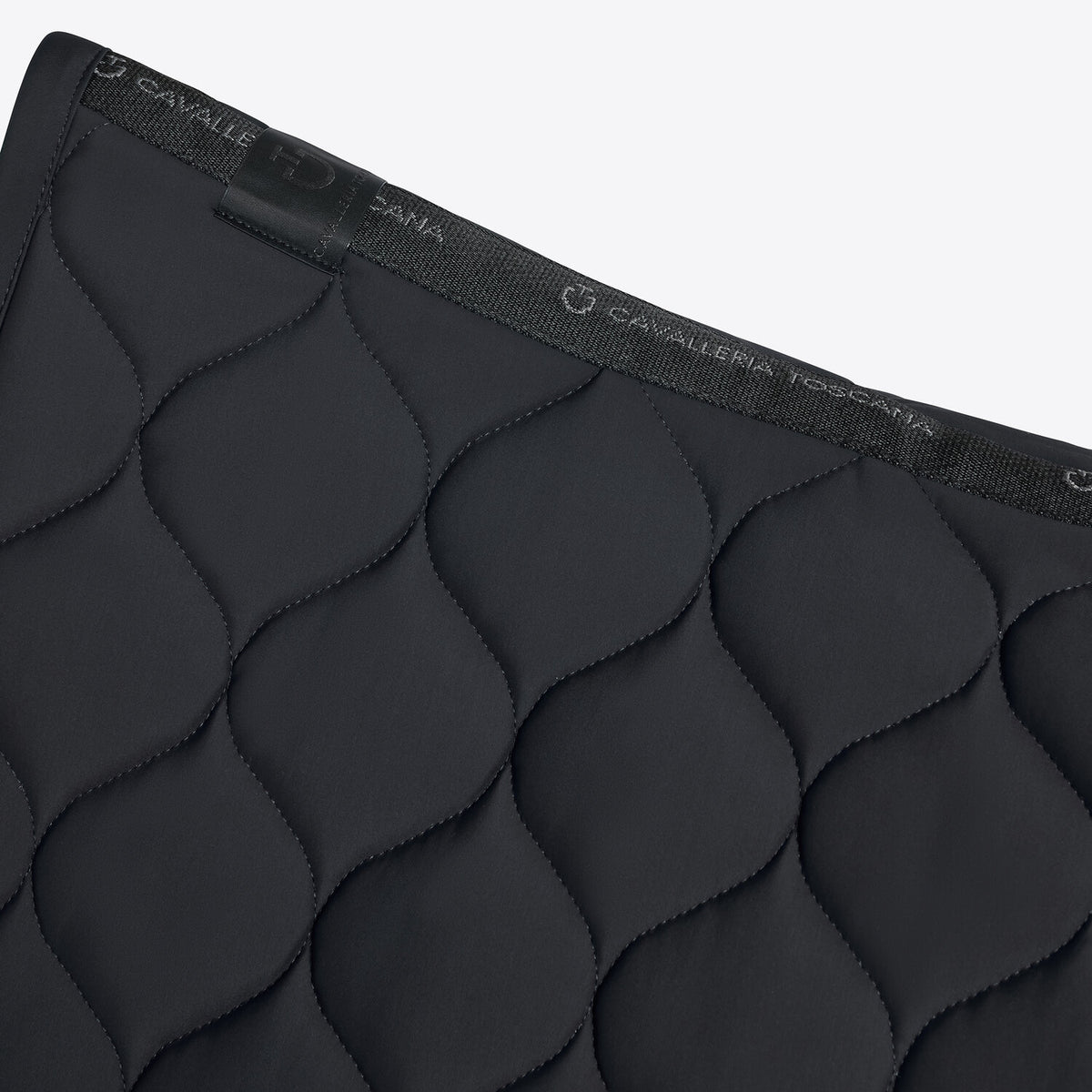 Cavalleria Toscana Dressurschabracke Kreissteppung Schwarz Detail