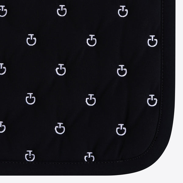 Cavalleria Toscana Springschabracke Logostickerei Schwarz am Pferd