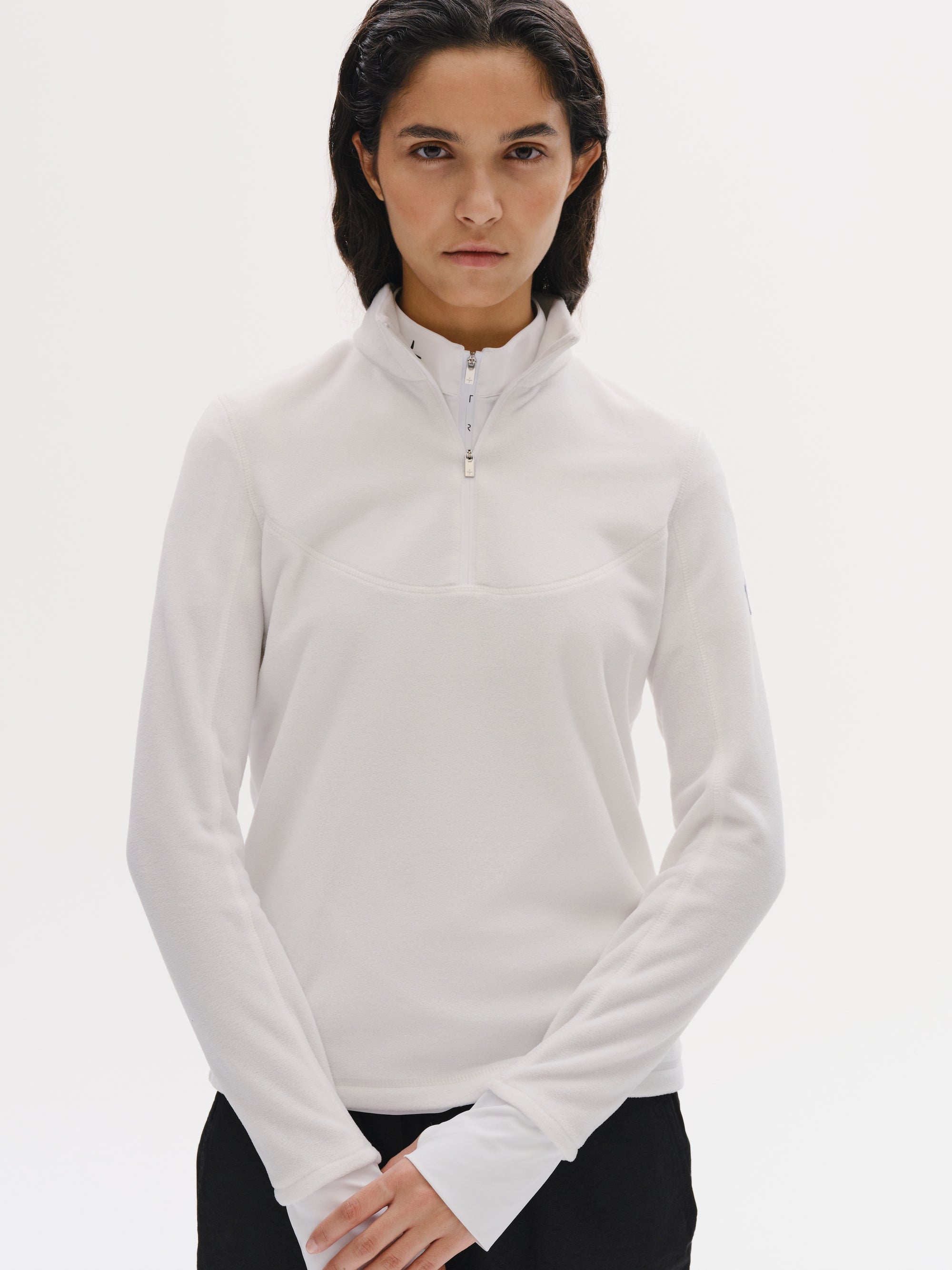 Bequemes Trolle Sweatshirt für Damen, Mikrofleece, elastische Ärmelbündchen mit Daumenlöchern, hohe Bewegungsfreiheit, ideal für Training oder Freizeit.