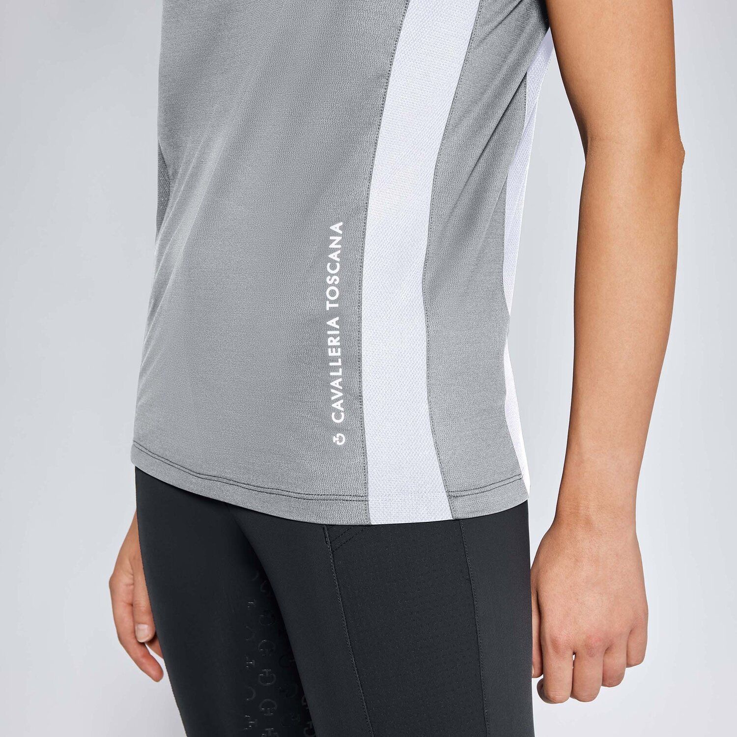 Erlebe den einzigartigen Komfort und Stil des Cavalleria Toscana WOMEN'S JERSEY T-SHIRTS in LIGHT GREY - Perfekt für Sport & Freizeit. Sichere es dir jetzt!