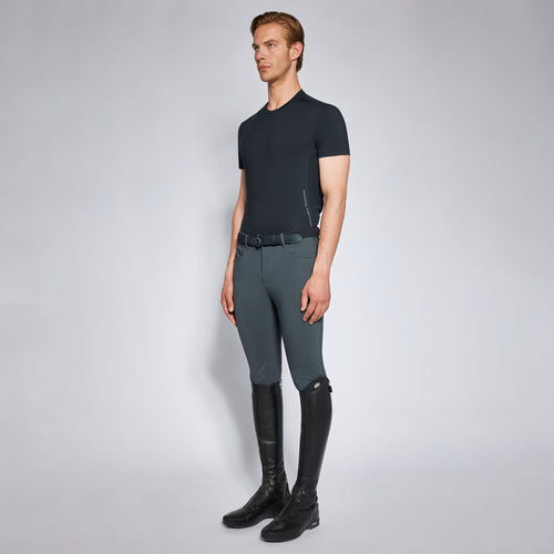 Erlebe höchsten Tragekomfort mit dem stilvollen Men's Jersey T-Shirt von Cavalleria Toscana in Schwarz. Sichere dir dein neues Lieblingsstück!