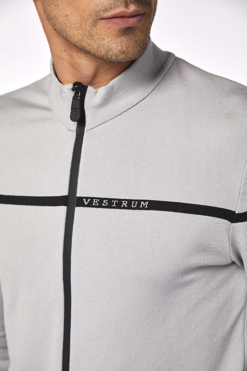 Das ideale Sportshirt: Vestrum Arran für Herren mit Hightech-Garn, antibakteriell & umweltfreundlich. Maximiere deine Leistung – hier kaufen!