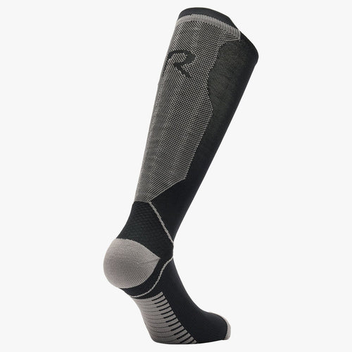 These socks are made from highly breathable fabric, tha quickly eliminates moisture to keep the optimum temperature. The high quality fibers used are hypoallergenic, antibacterial and antimicotic. The technical material is highly durable to abrasion and friction: even after several washes it keeps its dimensions and colours, and doesn't felt or pill. The socks are refined by a R-Evo logo embroidery and provide an ergonomic structure for a perfect fit.